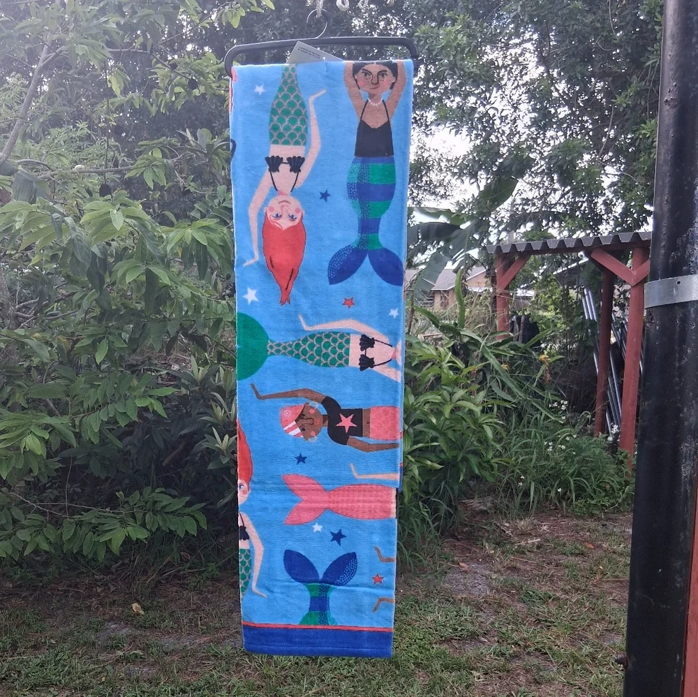 Mainstays Blue and Green Mermaid Beach Towel